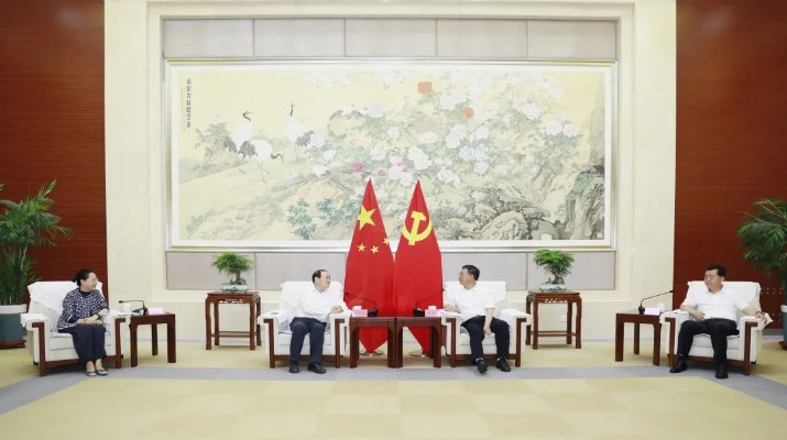 集團(tuán)黨委書記、董事長(zhǎng)石培文一行拜訪定西市委市政府主要領(lǐng)導(dǎo)