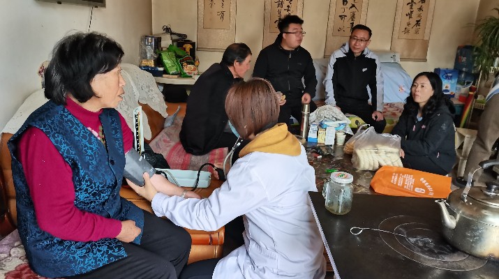 九九重陽節(jié)，濃濃敬老情 ——集團駐村工作隊開展重陽節(jié)走訪慰問活動
